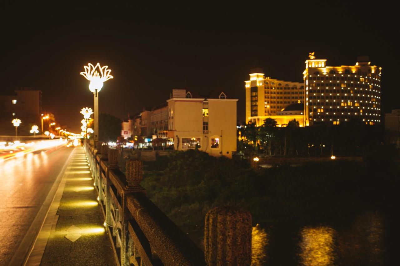 Hong Van Grand Hotel Mong Cai Luaran gambar