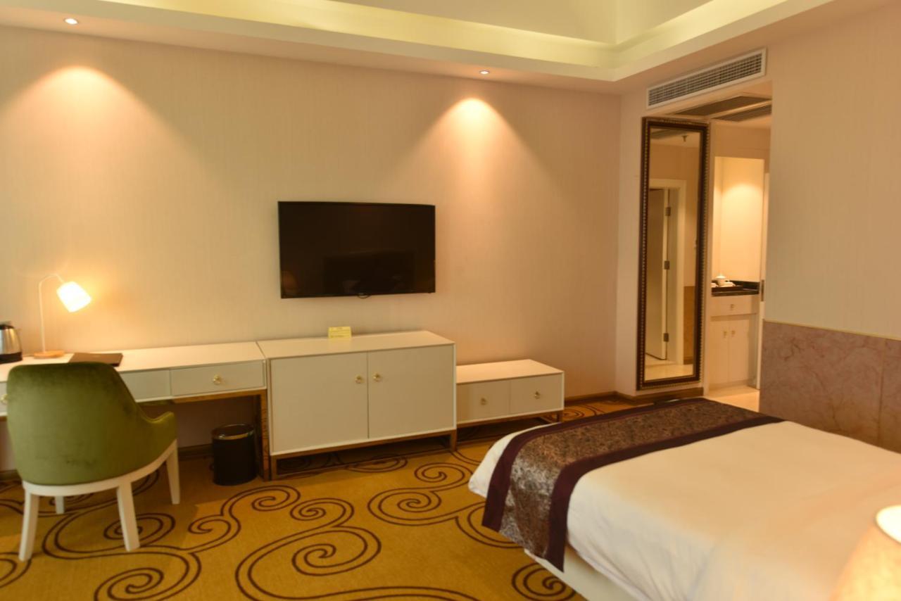 Hong Van Grand Hotel Mong Cai Luaran gambar
