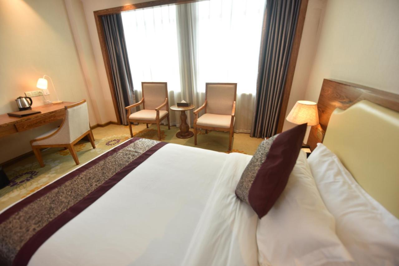 Hong Van Grand Hotel Mong Cai Luaran gambar