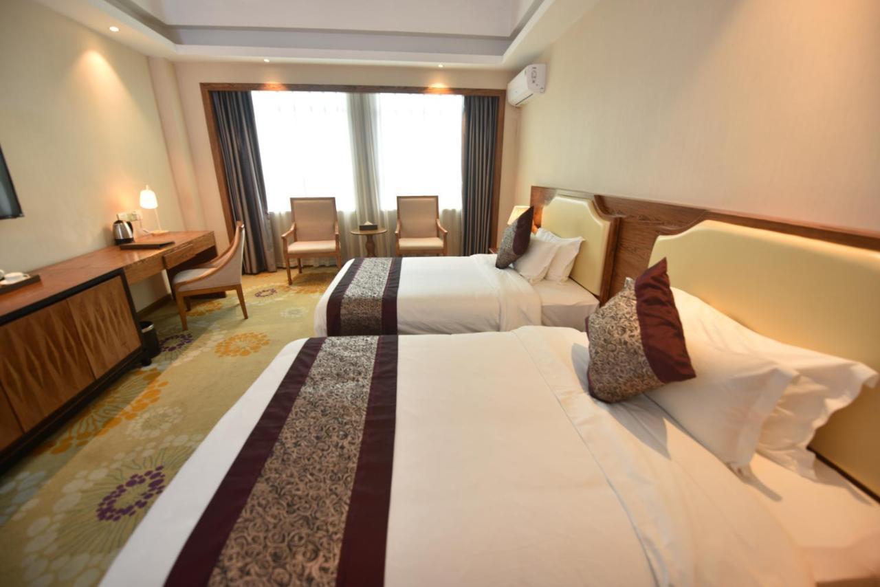 Hong Van Grand Hotel Mong Cai Luaran gambar