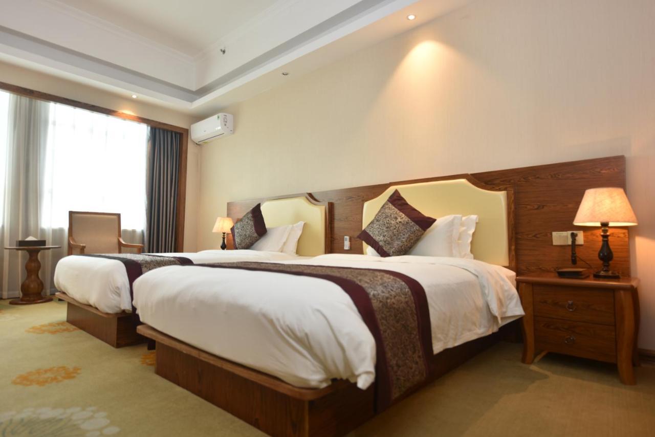 Hong Van Grand Hotel Mong Cai Luaran gambar