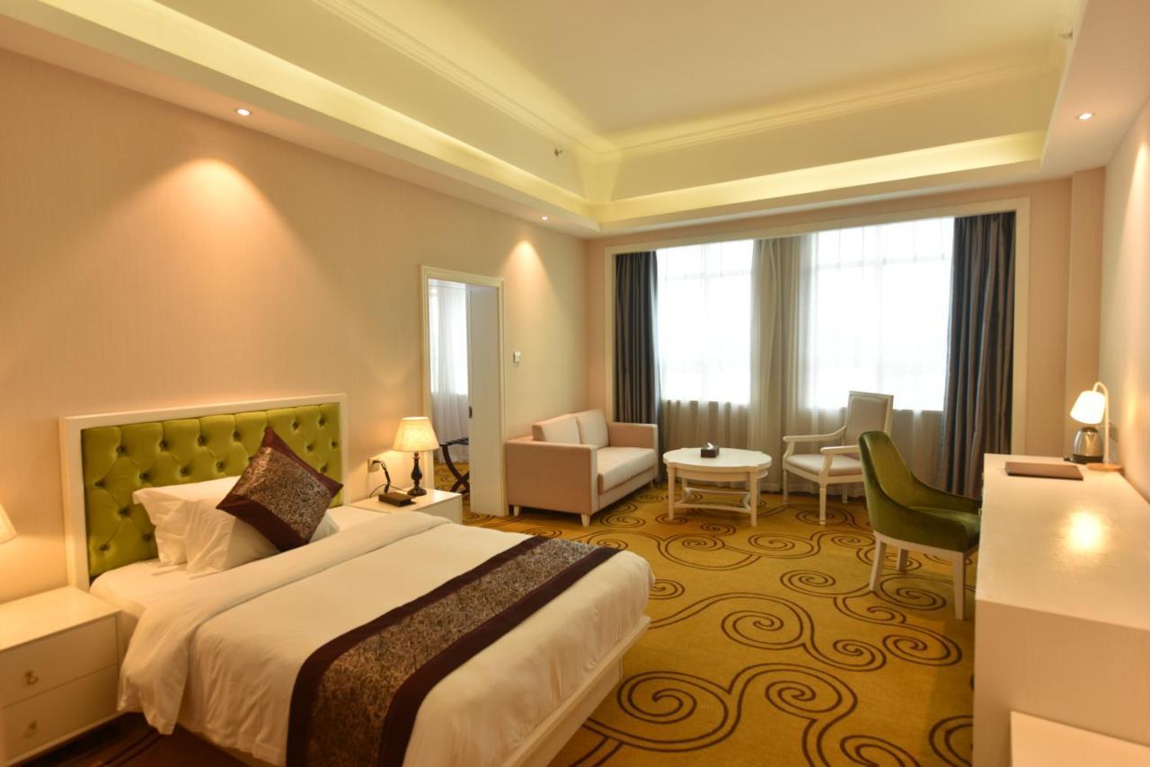 Hong Van Grand Hotel Mong Cai Luaran gambar