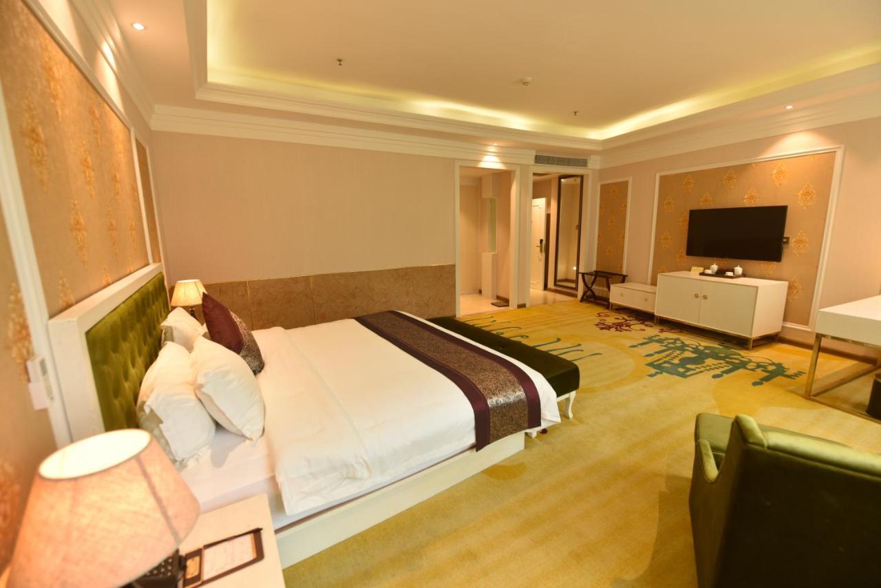 Hong Van Grand Hotel Mong Cai Luaran gambar