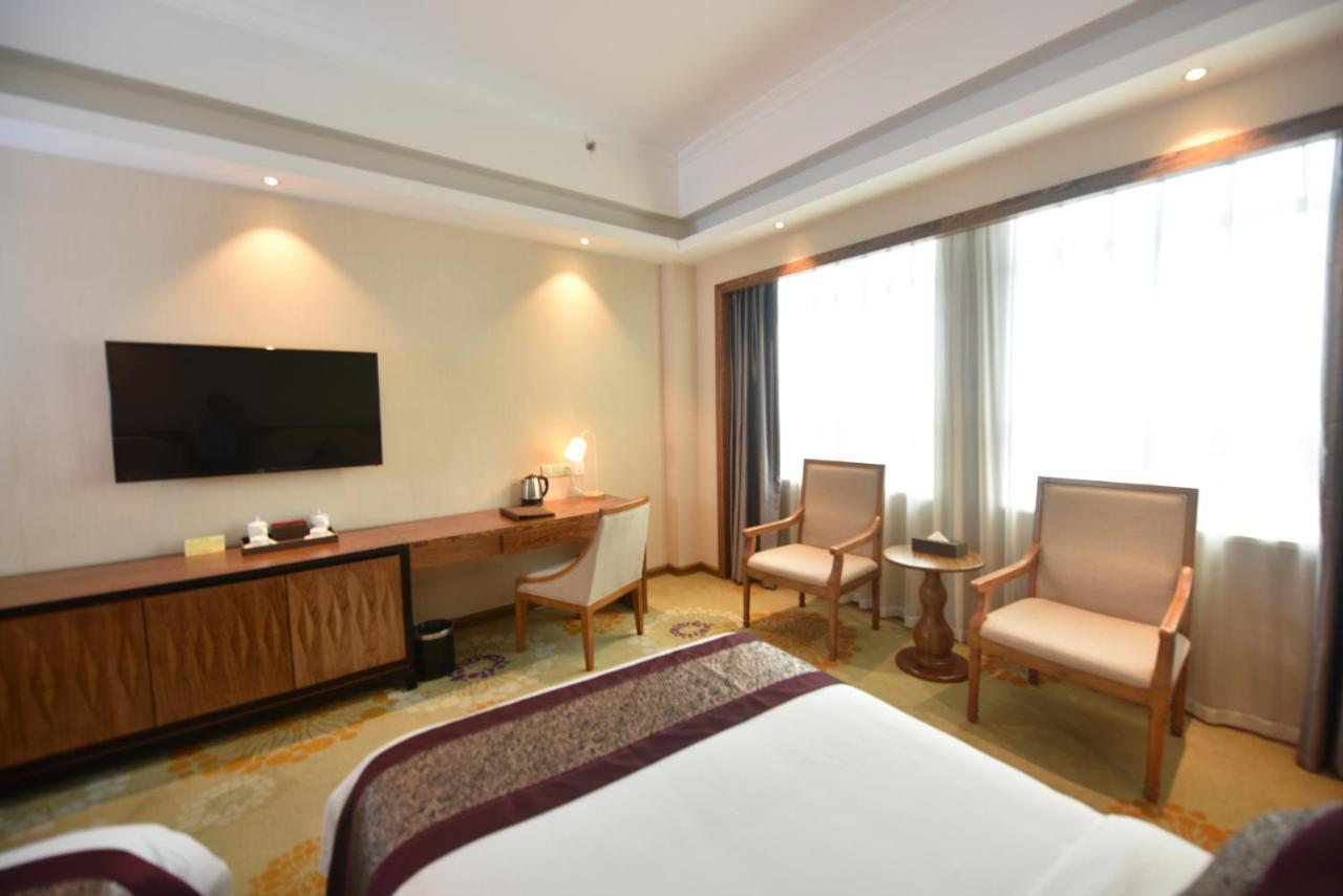 Hong Van Grand Hotel Mong Cai Luaran gambar