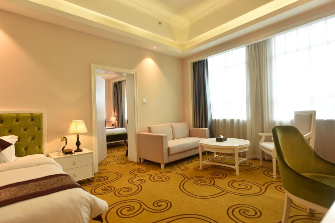 Hong Van Grand Hotel Mong Cai Luaran gambar