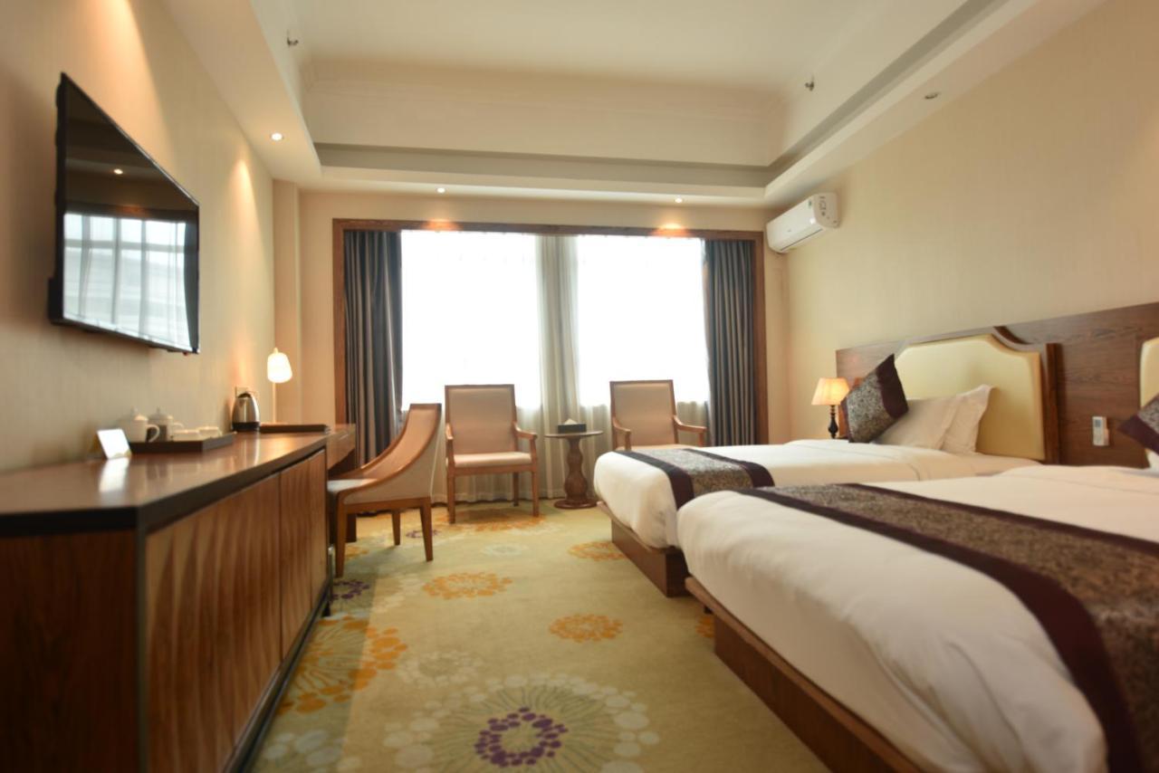 Hong Van Grand Hotel Mong Cai Luaran gambar